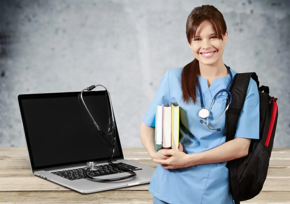 Choosing Between an Online MBA in Healthcare Management and Marketing Management
