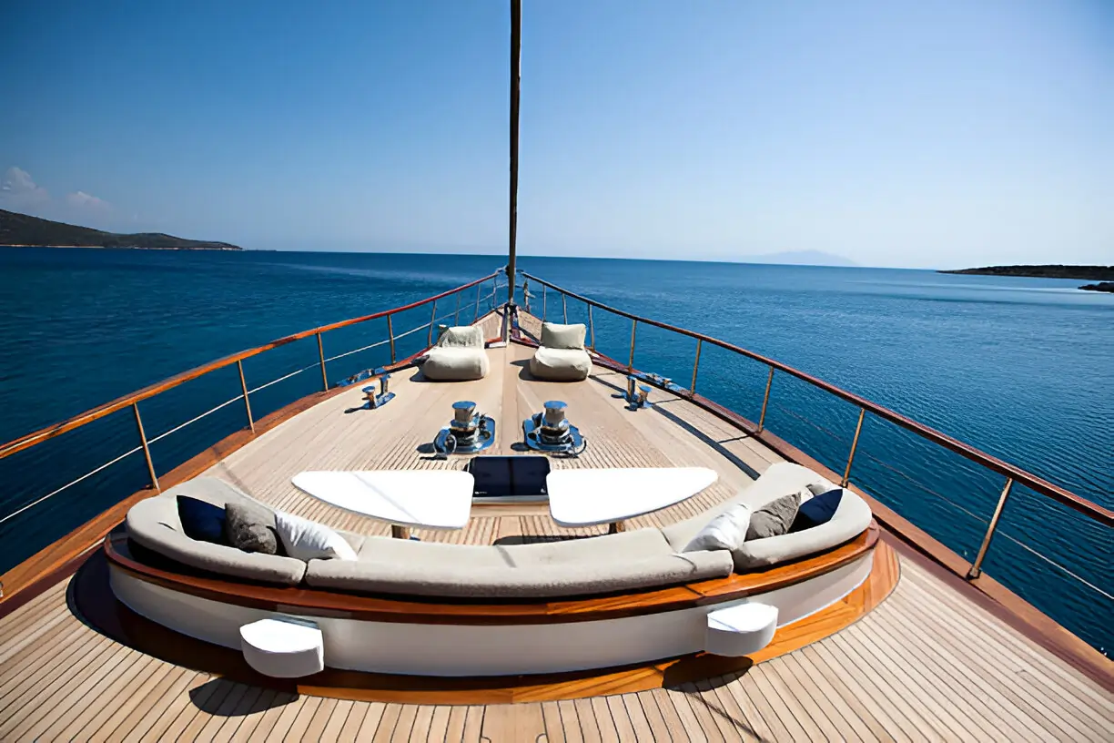 Discover the Magic of a Private Yacht Escape on Turquoise Waters