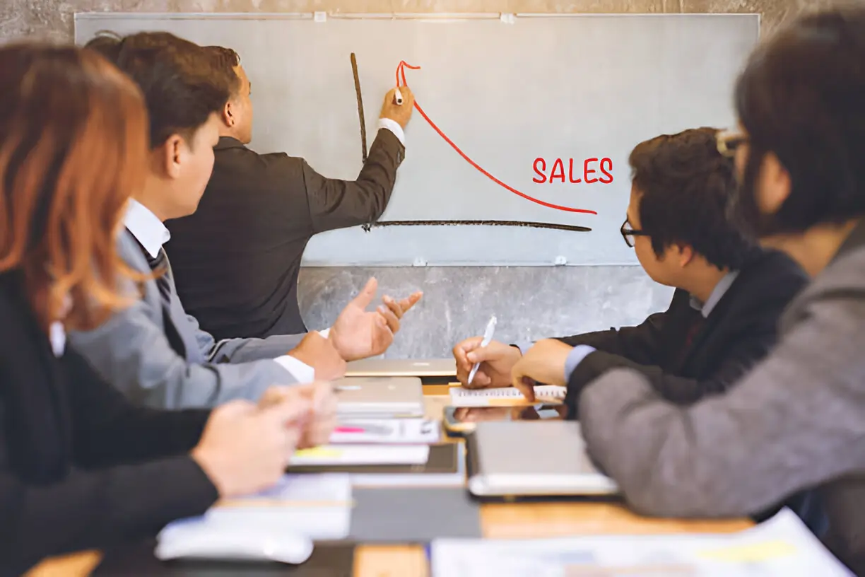 Master the Close: Sales Training Courses That Elevate Every Conversation