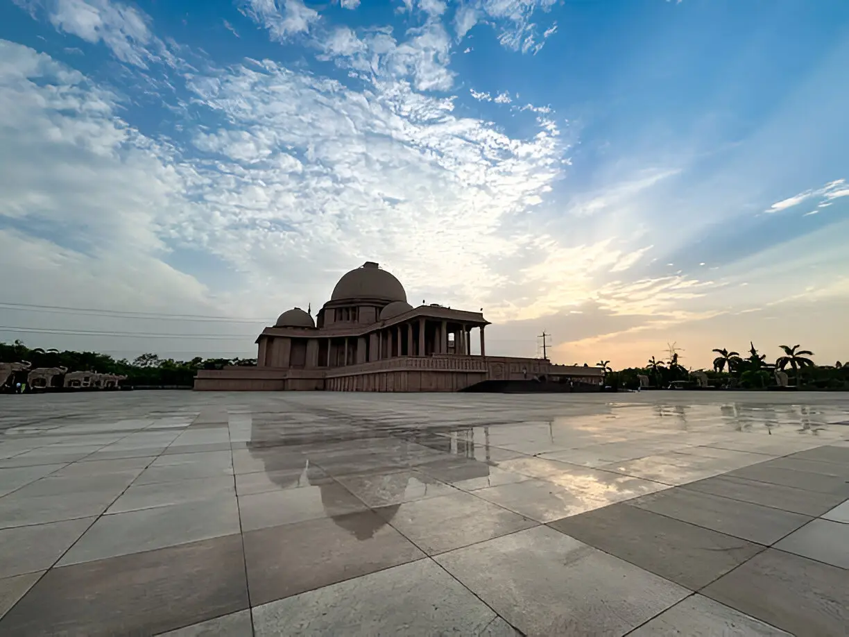 Cremation Service In Noida Efficient and Compassionate End-of-Life Solutions